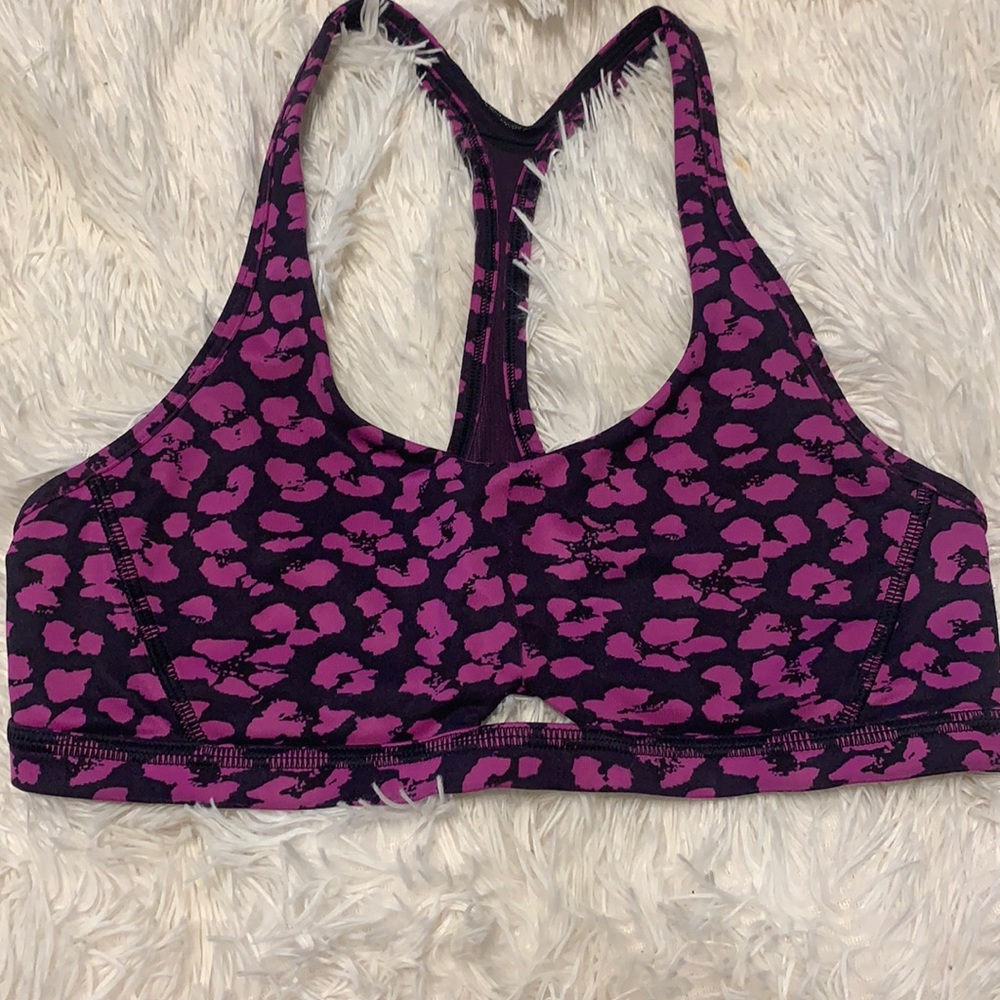 Lululemon sports bra